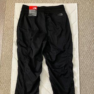 North Face Women's Aphrodite Black Capri Pants - Size Small